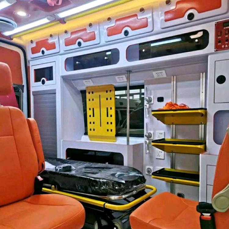 城西长途救护车护送病人租赁价格